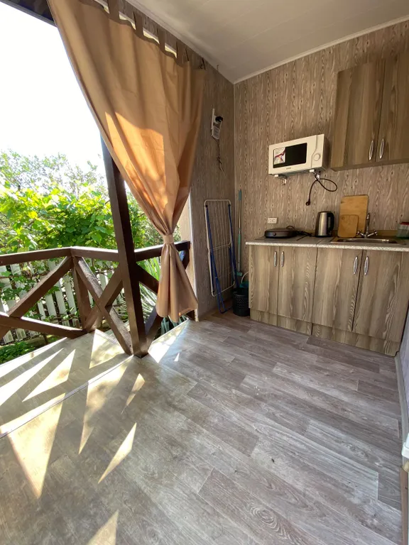 Домик среди гор