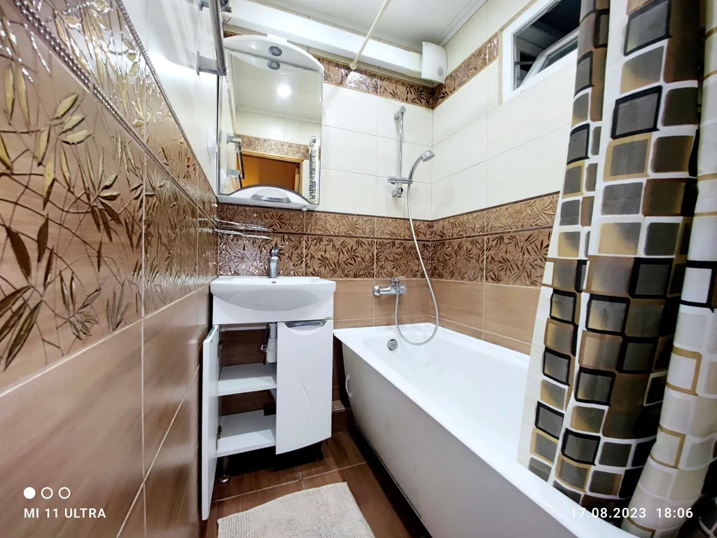 Семейная трехкомнатная квартира с видом на море