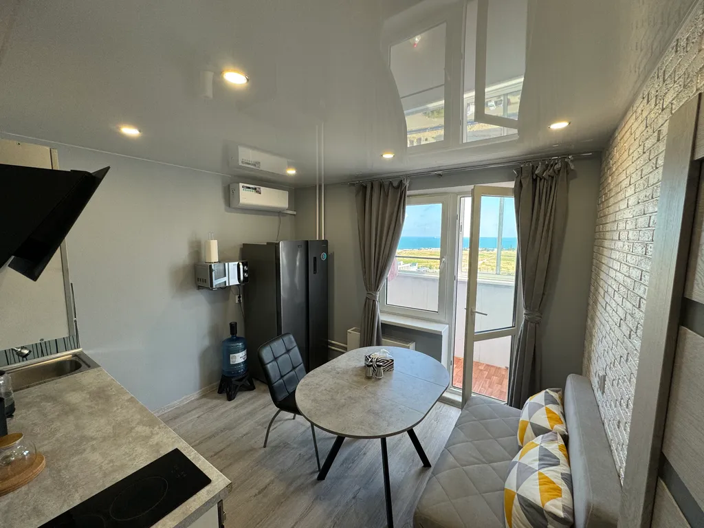 Квартира возле пляжа с видом на море — аренда посуточно в Новороссийск