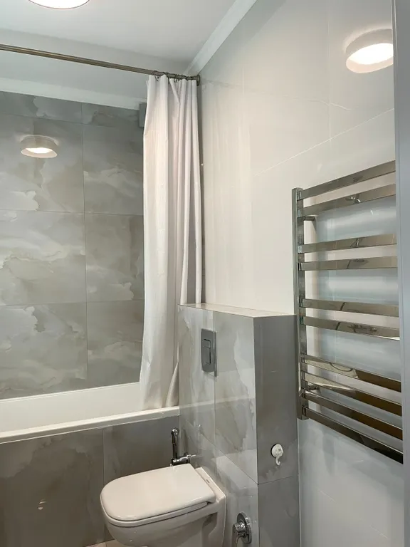 Евро-двухкомнатный апартамент Айсберг с балконом и видом на Храм