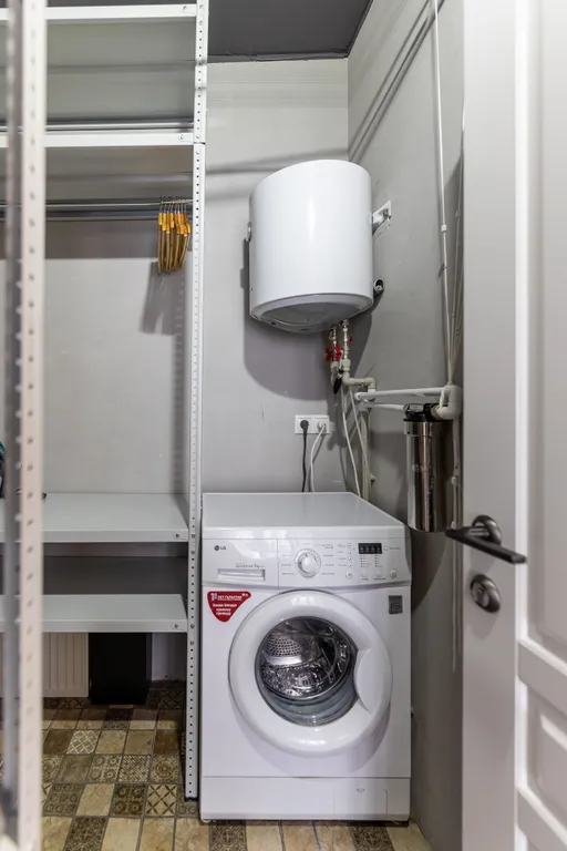 Квартира Двухкомнатная квартира класса комфорт с панорамным остеклением ветер гор — Геленджик