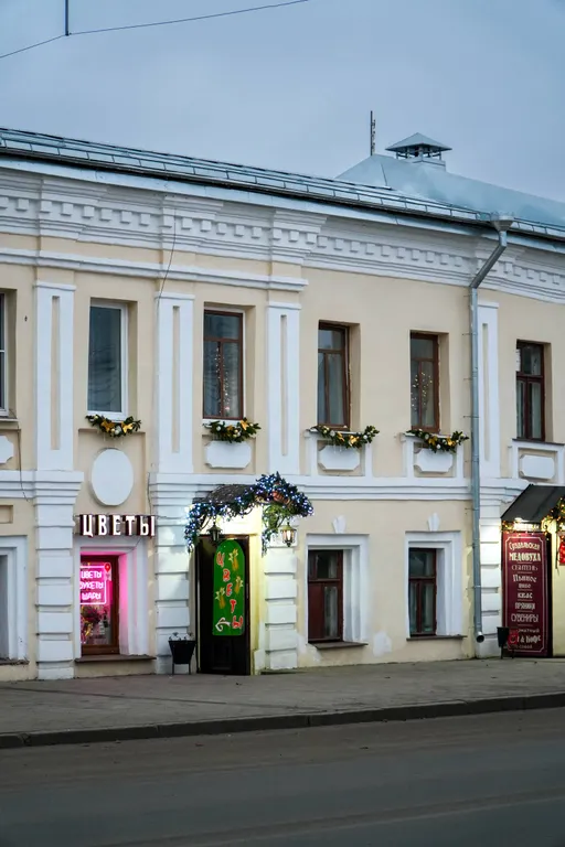 Квартира в купеческом доме в центре города