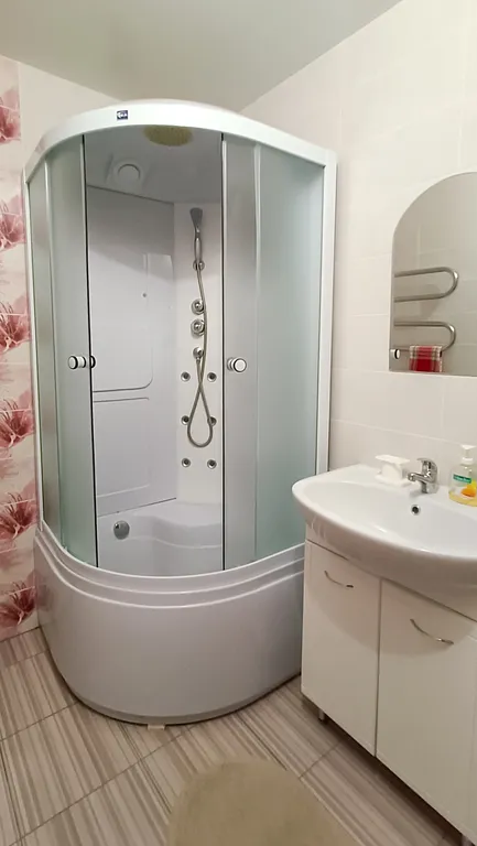 Уютная 2-комнатная квартира Симанина 5