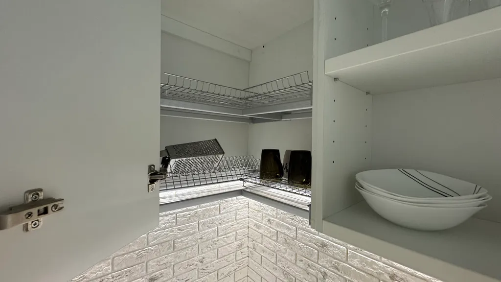 Светлые апартаменты в центре города с видом на озеро