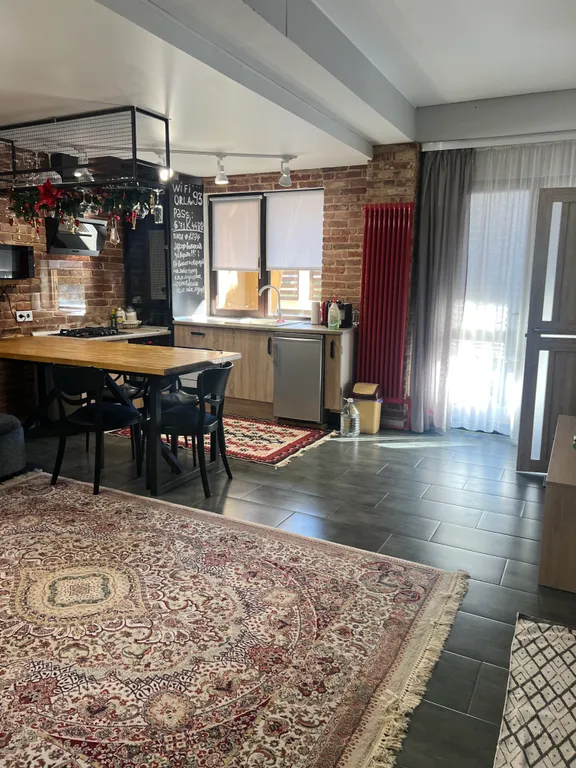 Апартаменты  с террасой с видом на горы в самом центре курорта Красная