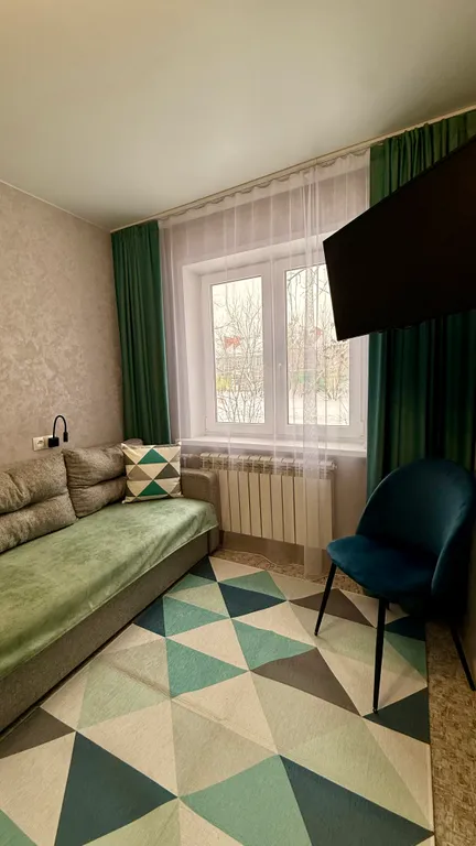 Мега вместительная трешка для дюжины гостей