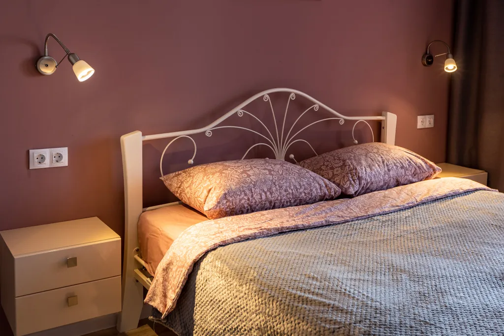 Три комнаты и два балкона в районе дендрария