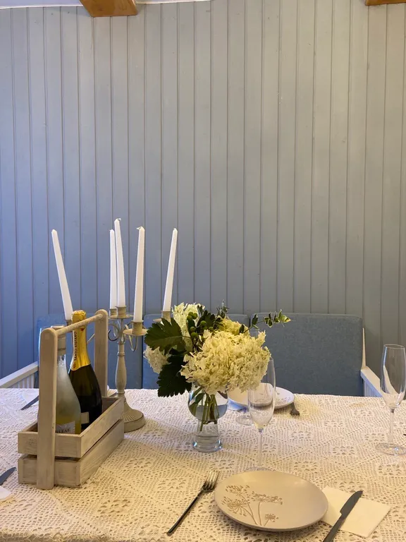 Уютный дом у реки в стиле прованс