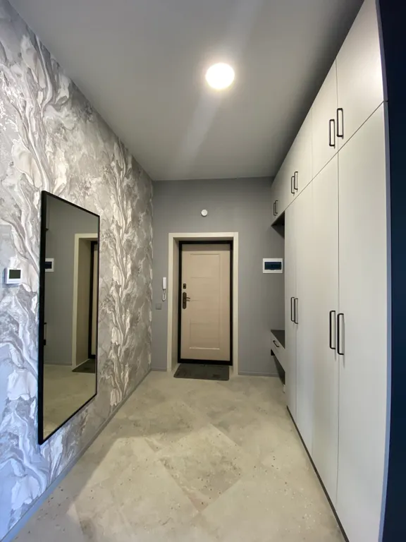 Просторная, светлая квартира с кондиционером в новом жк, не студия