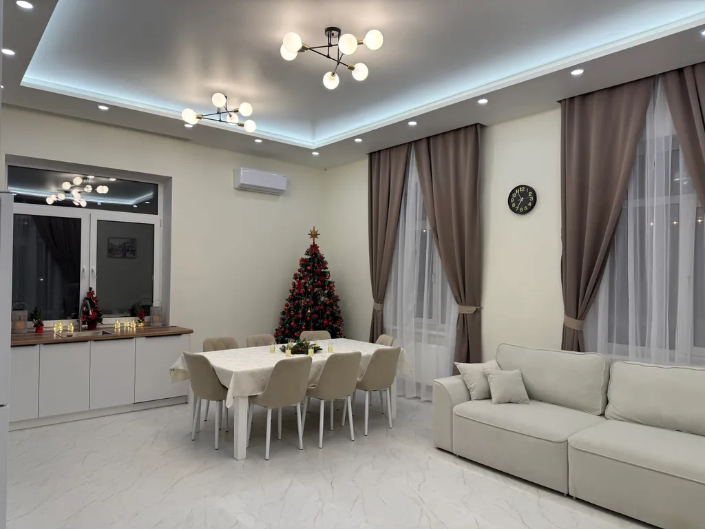 Уютный дом у леса