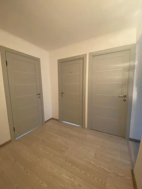 Уютная комната в квартире 10 минут ходьбы от Аэропорта