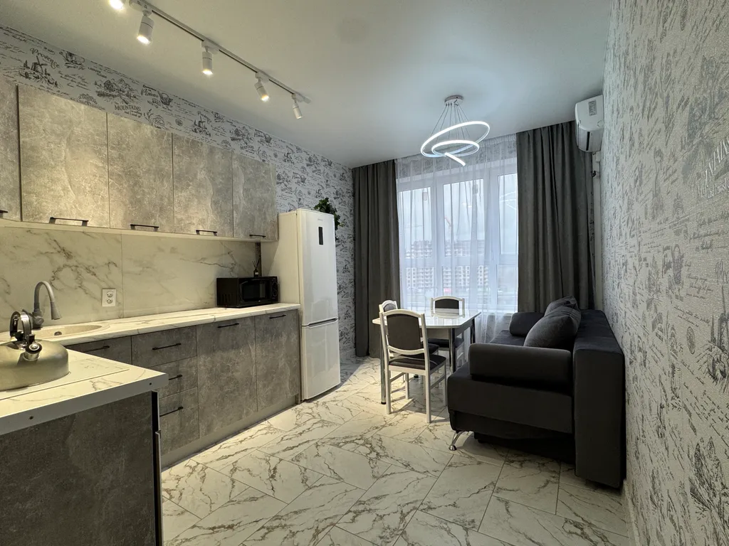 Уютная новая квартира с видом на горы — аренда посуточно в Майкоп