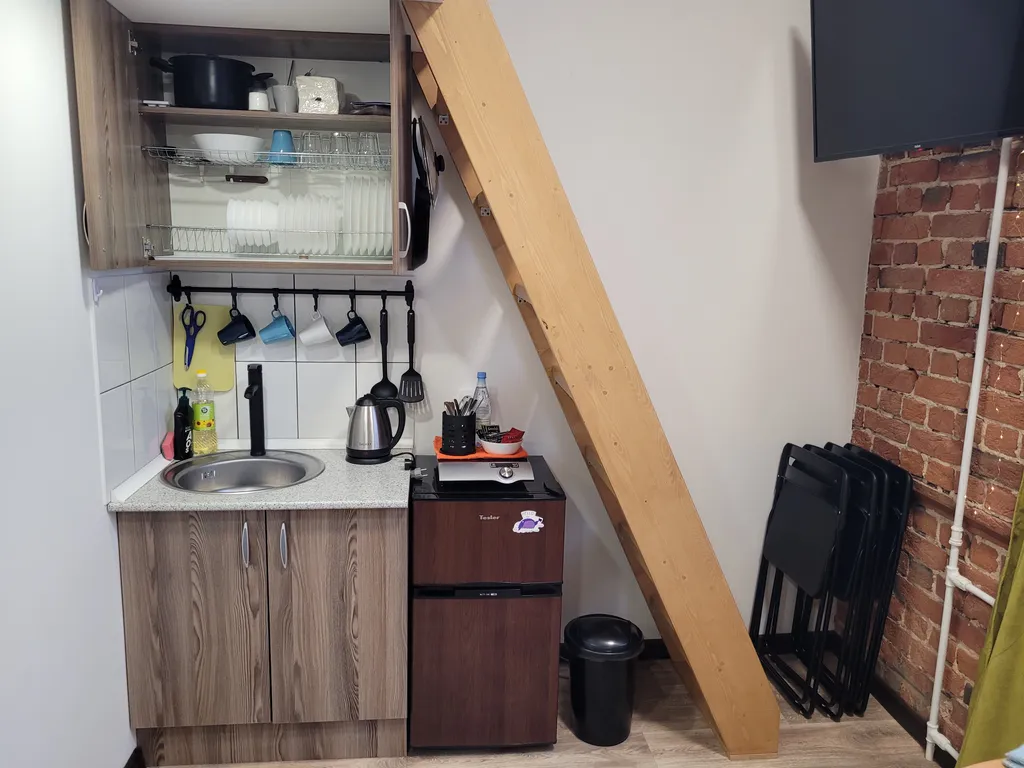 Лофт-1 Жёлтая. Клёвая двухуровневая студия в центре