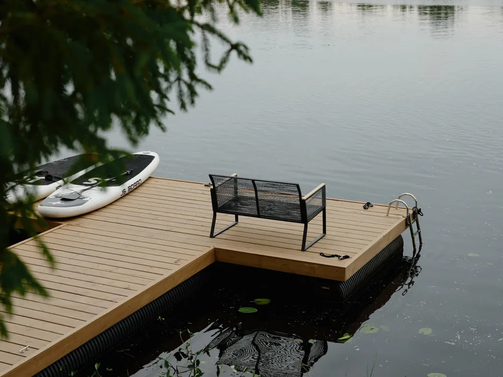 Загородный дом Stockholm с панорамными окнами на берегу реки Вуокса