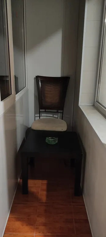 1-комнатная квартира в центре Макеевки с большой кроватью и водой