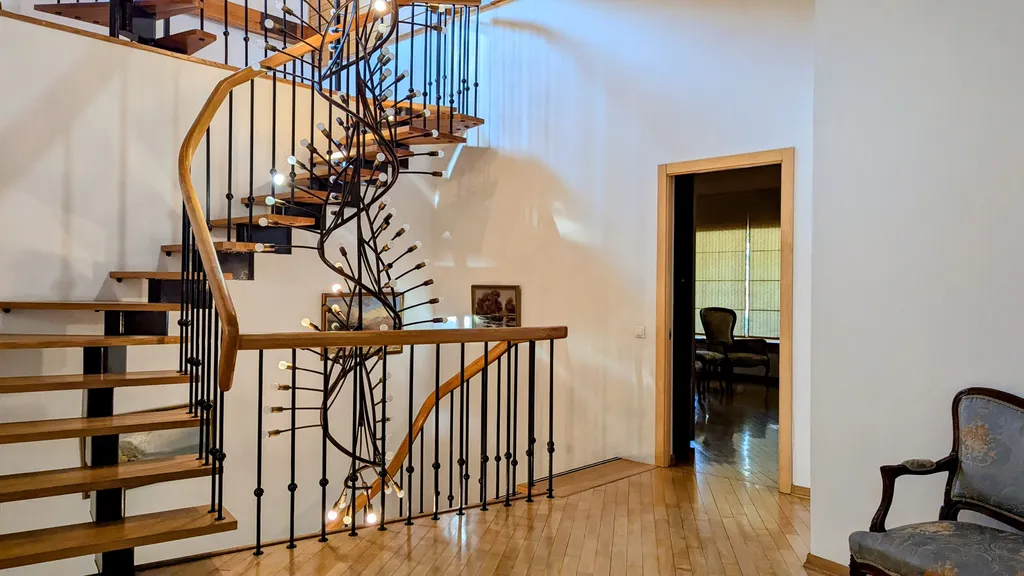 Дом с бассейном в 3 километрах от МКАД