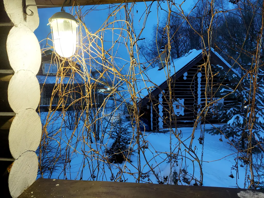 Уютный двухэтажный дом из бруса с видом на Валдайское озеро