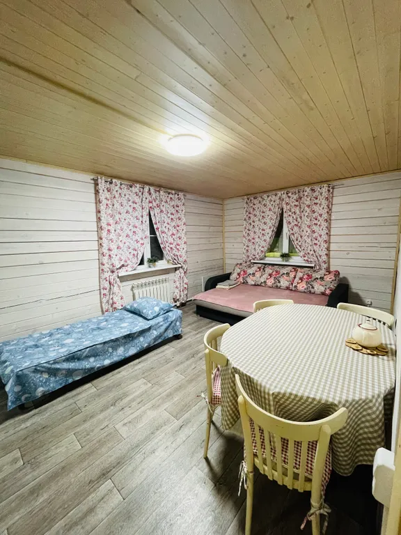 Домик у озера Плещеево