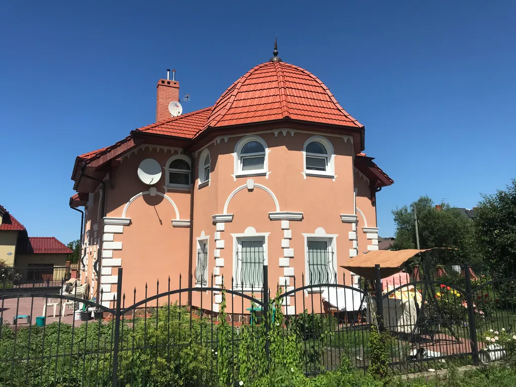 Особняк у моря с баней и бильярдом