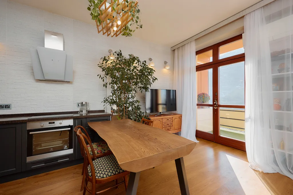 Стильный апартамент с видом на горы