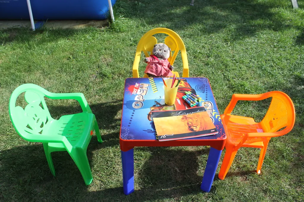 Коттеджу моря: костровая чаша камин детская территория бассейн баттут.