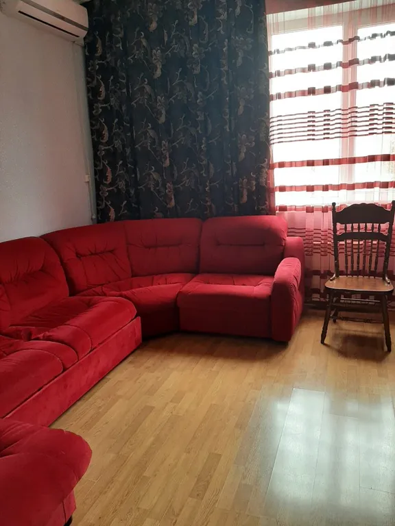 Просторная квартира в центре города недалеко от моря