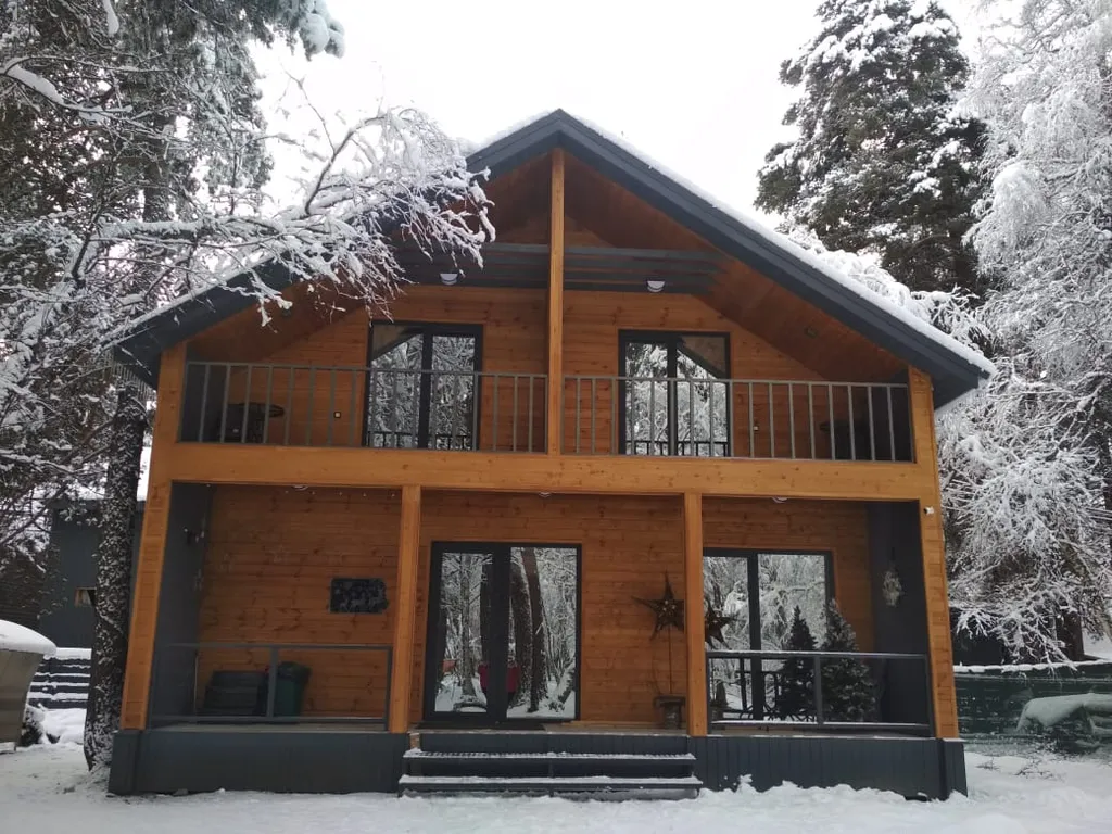 Коттедж в лесной зоне с тремя спальнями — аренда посуточно в Архыз