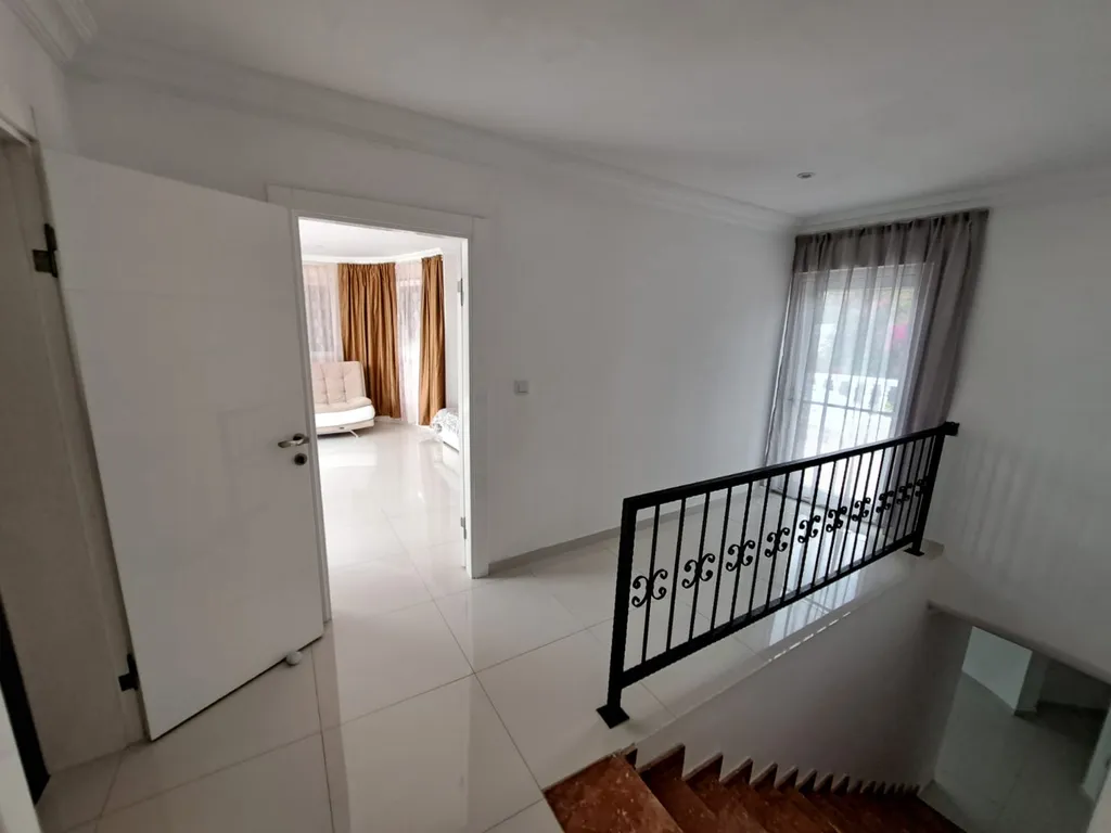 Частная вилла с собственным бассейном