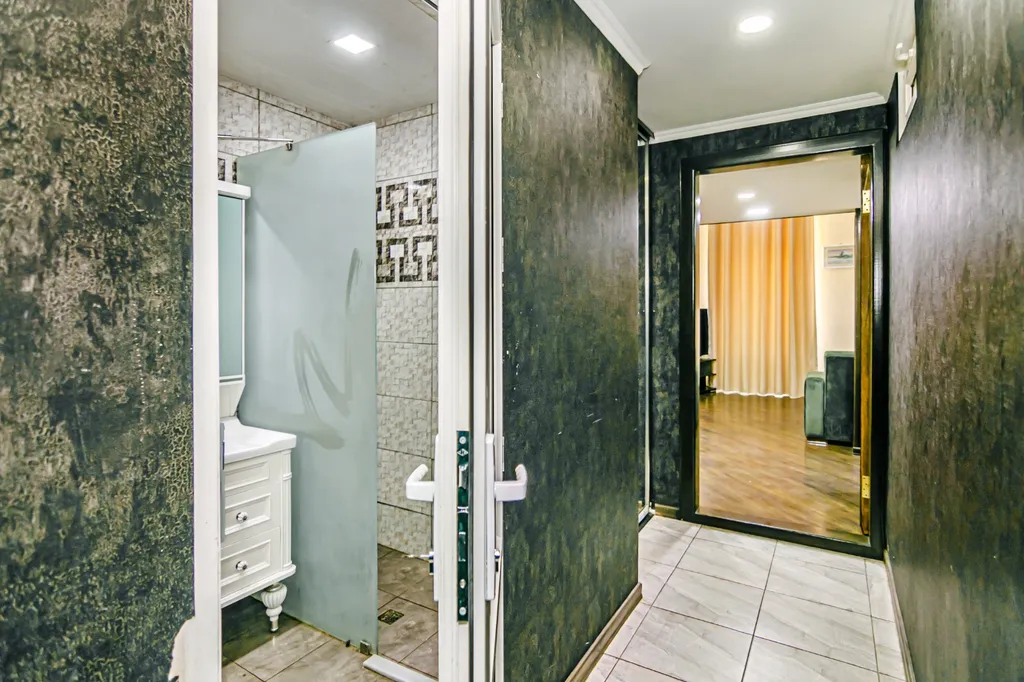 Mojo home i̇n the fountain