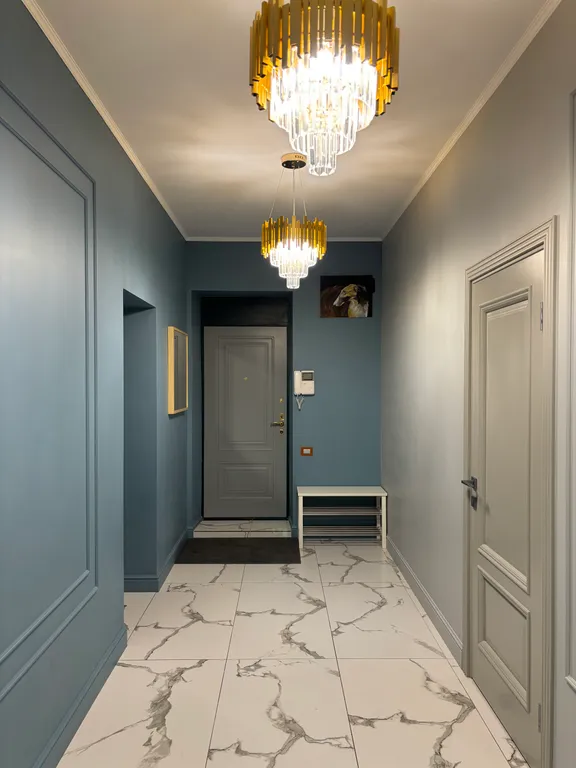 Огромная квартира на набережной