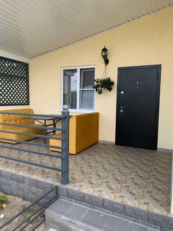 Двухкомнатный апартамент с кухней и террасой на Азовском море