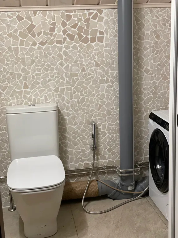 Дом рядом с озером