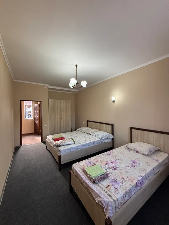 Коттедж Просторный дом в двух шагах от моря — Сухум