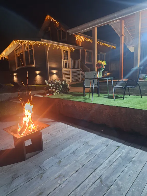 Дом рядом со склонами