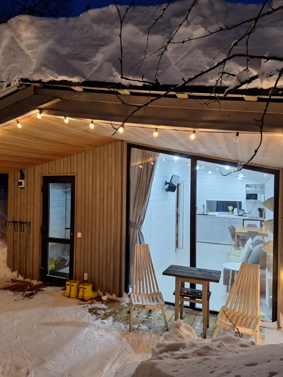 Коттедж Уютный семейный домик с террасой в лесу — Шерегеш