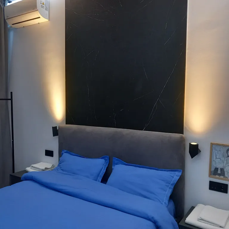 Стильная квартира рядом с метро 300 Арагвинцев