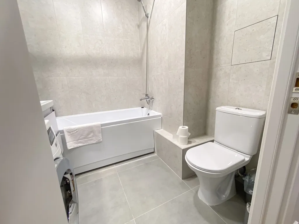 Квартира с большим ТВ у Суворовского училища