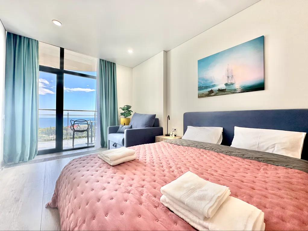 Квартира Дизайнерская студия Ls-cool lemonade с видом на море с 6-го этажа — аренда посуточно в Алушта