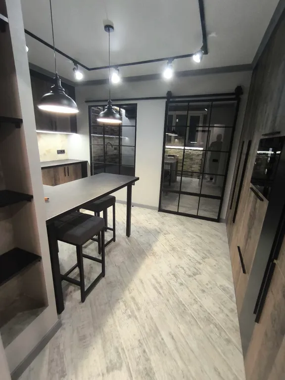 Уютная квартира с дизайнерским ремонтом в стиле Лофт