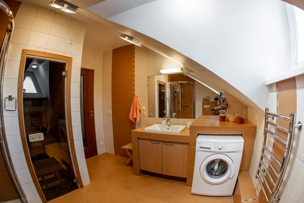 Семейный таунхаус с камином и сауной