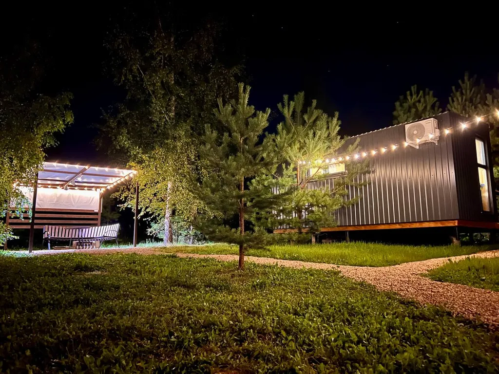 Атмосферный дом в соснах