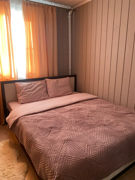 Большой дом с баней на участке