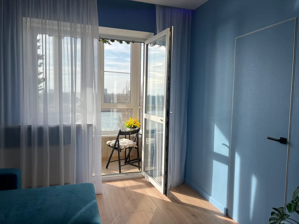 Апартамент с видом на озеро Кубань с джакузи с качелей