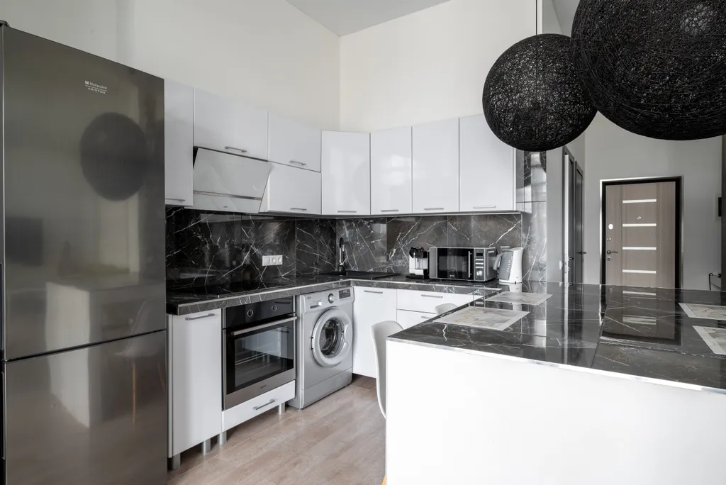 Четырехкомнатная восьмиместная квартира рядом с морем