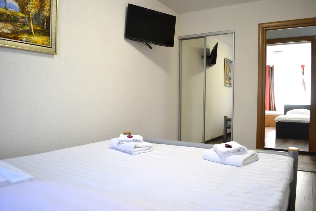 Квартира Уютная 3- х комнатная квартира напротив Южного вокзала — Калининград