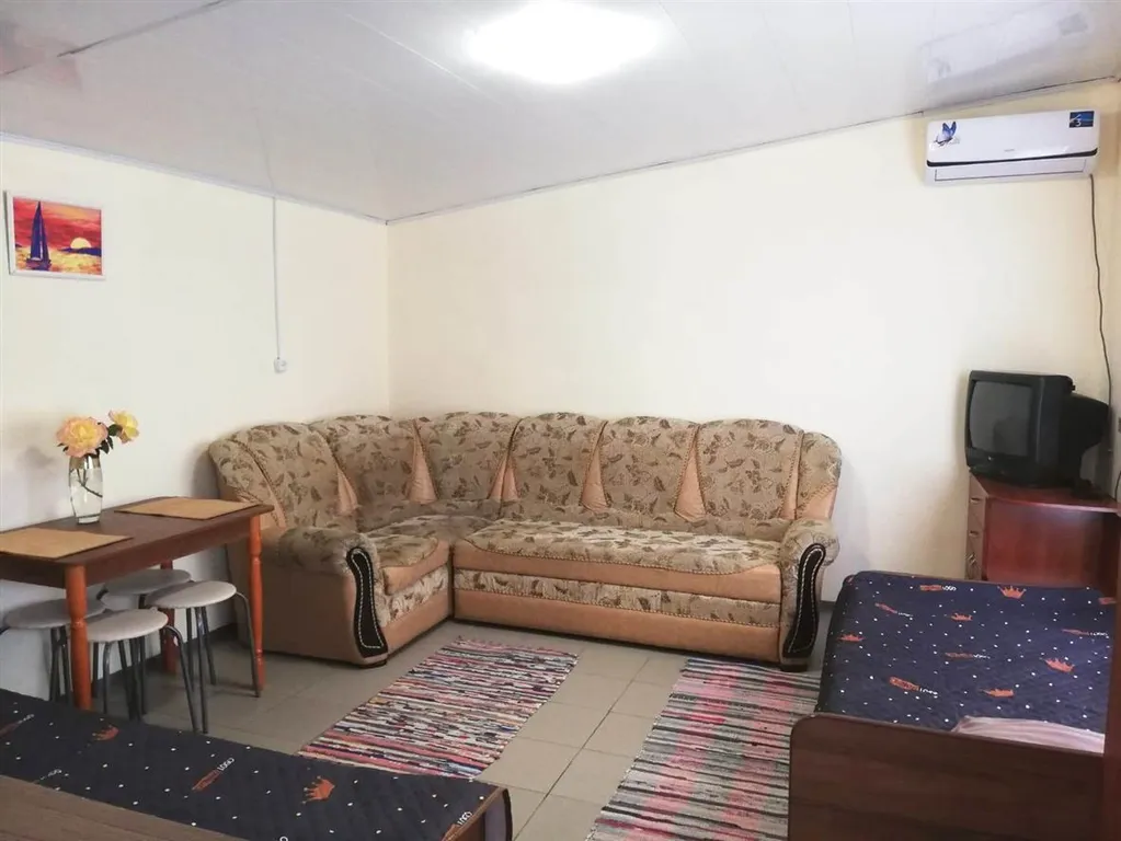 Коттедж Уютный домик в районе пляжа Каменка — аренда посуточно в Ейск