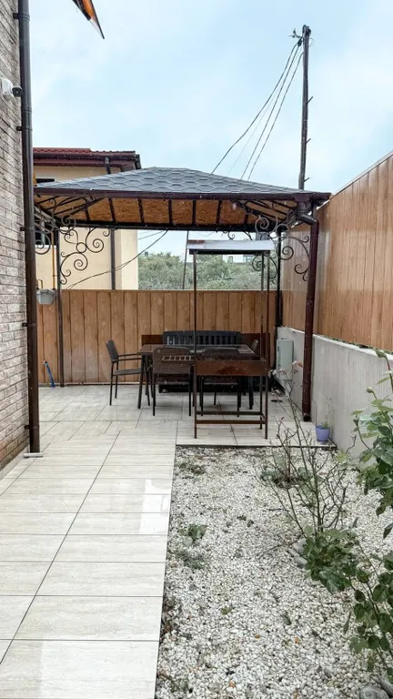 Коттедж Coвpeмeнный кoттедж с бассeйном — Черешня