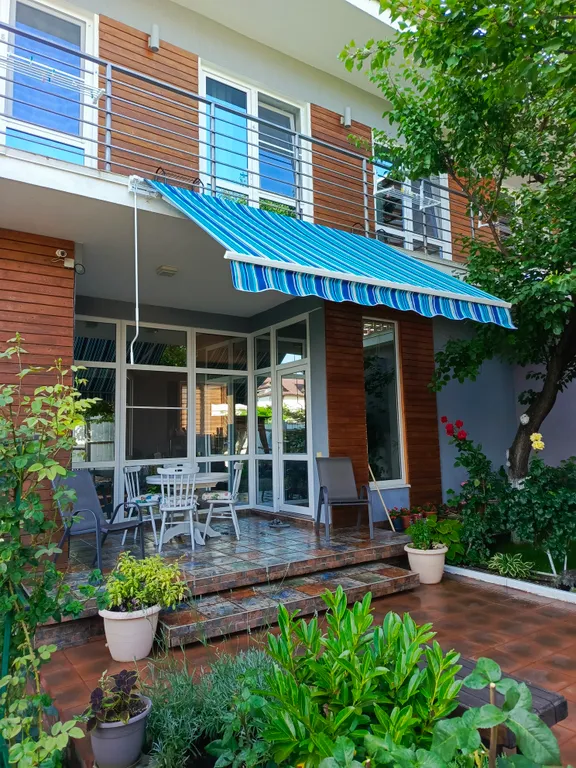 Очень уютный двухкомнатный номер студия, с кухней до 6 человек