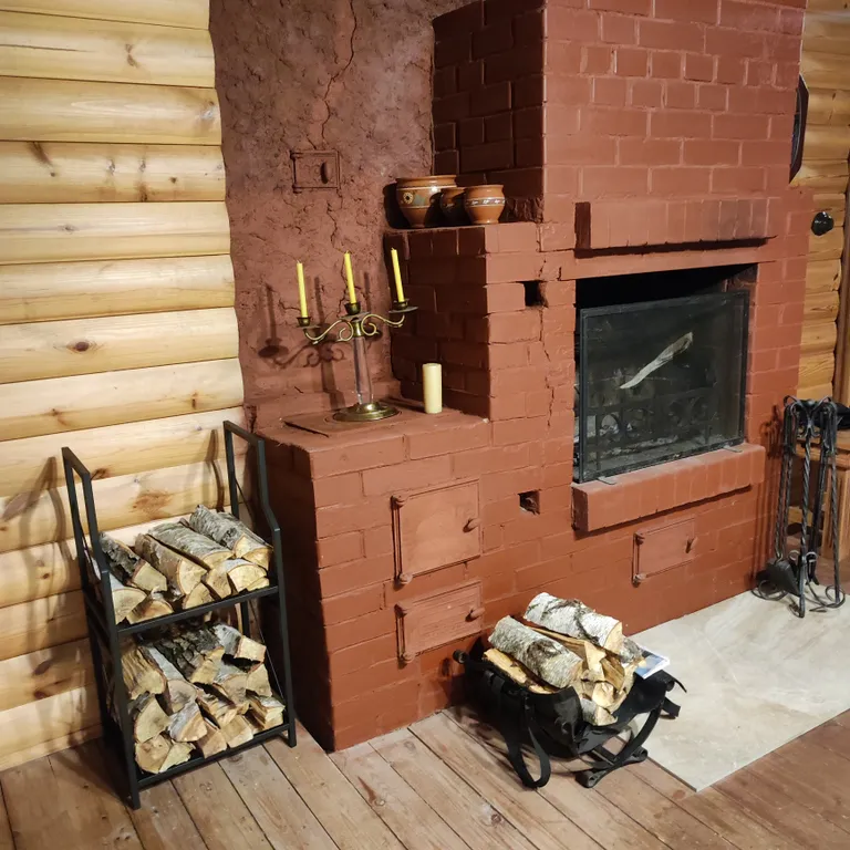 Дом с прудом