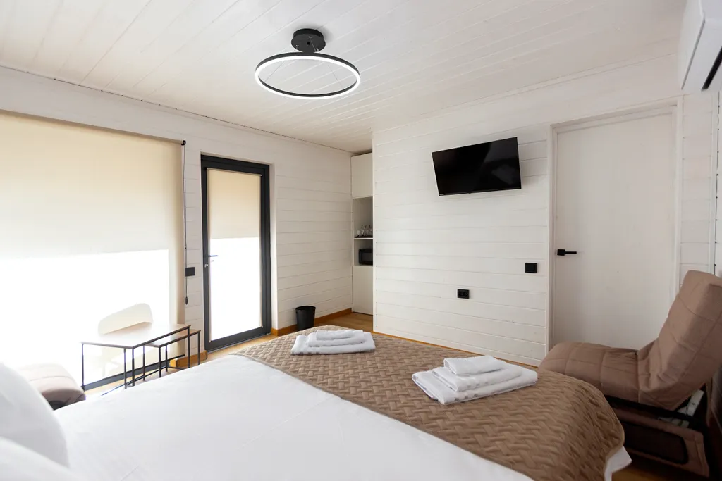 Домик с видом на Гуамское ущелье и  выходом к бассейну